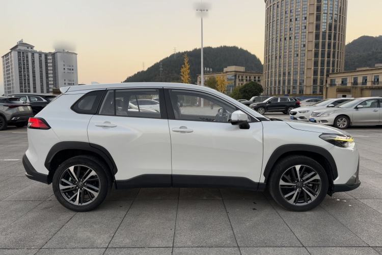 Used Toyota FRONTLANDER 2022 2.0L CVT Luxury PLUS Edition
