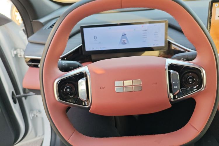 Used  L6 2025 EM-i 140km Starship Edition
