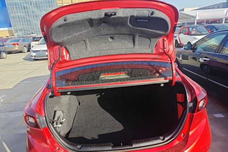 Used Mazda Mazda 3 Axela 2016 Sedan 1.5L Automatic Luxury Model
