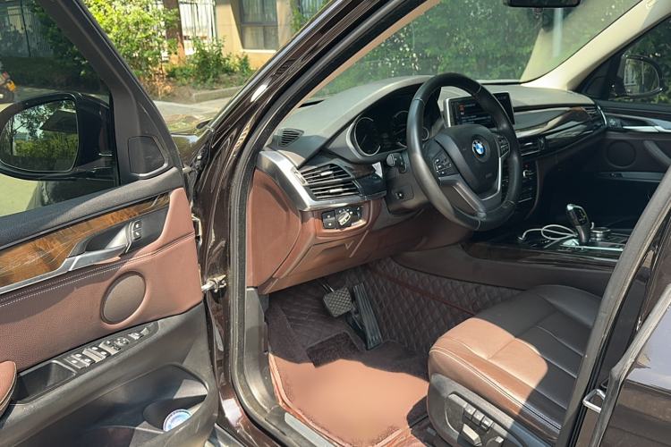 Used BMW X5 2017 xDrive28i
