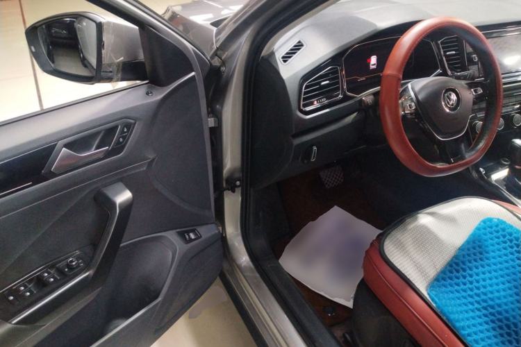 Used Volkswagen T-ROC 2020 280TSI DSG Two-Wheel Drive Comfort Version