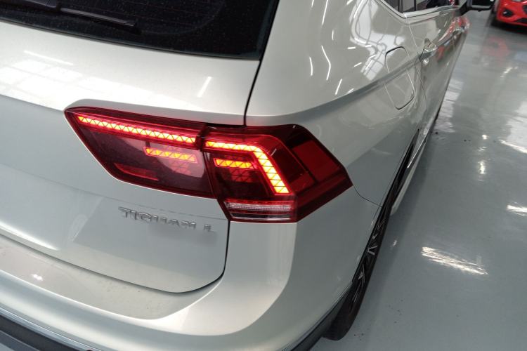 Used Volkswagen Tiguan L 2017 330TSI Automatic Two-Wheel Drive Flagship Edition
