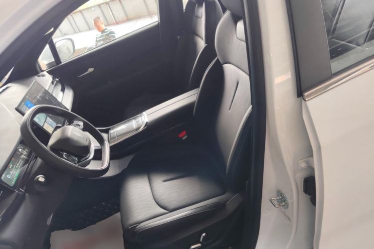 Used Livan Livan 7 2024 450km Executive Version
