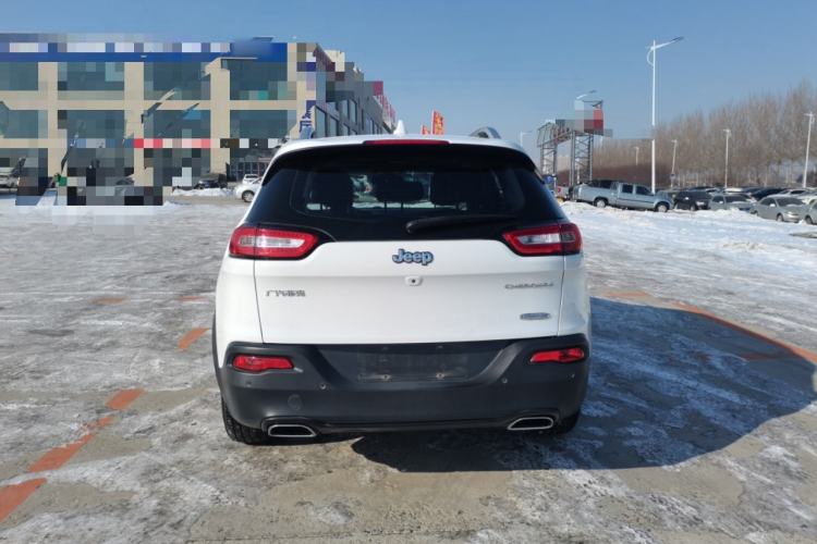 Used  Cherokee 2016 2.4L Leading Smart Version