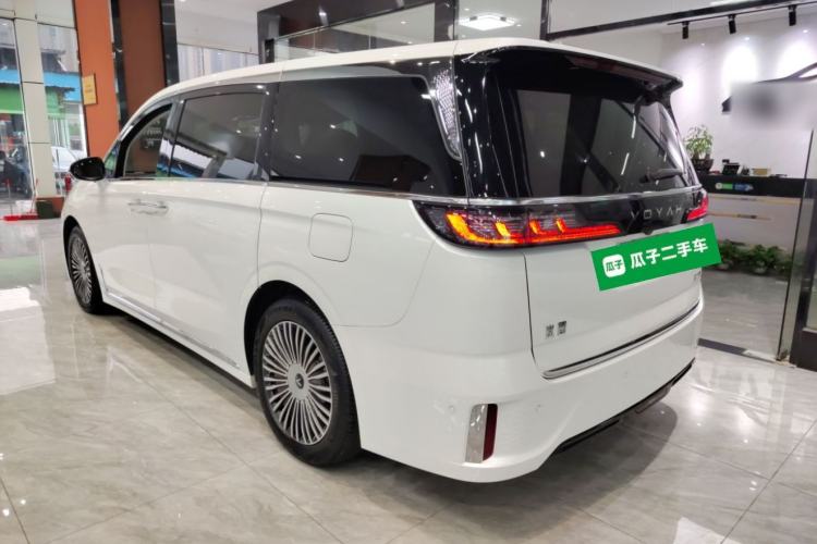 Used VOYAH Dream 2025 PHEV Four-Wheel Drive Prestige Kunpeng Edition