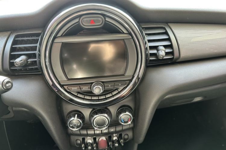 Used  MINI 2016 1.5T COOPER Five-Door Edition
