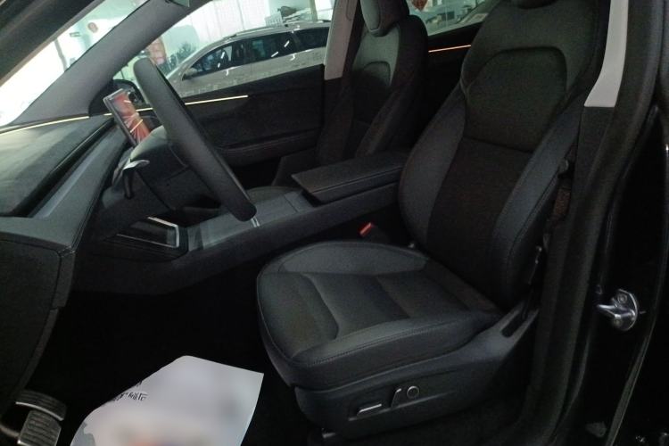 Used Tesla Model Y 2025 Long-Range All-Wheel-Drive Version