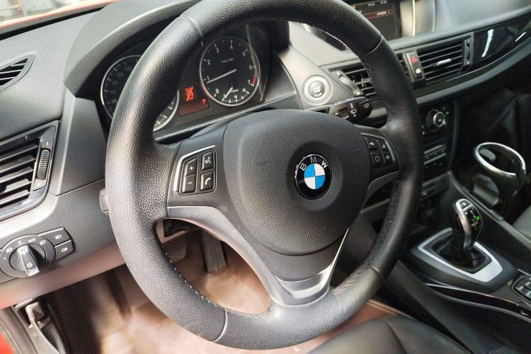 Used BMW X1 2015 sDrive18i Leading Edition