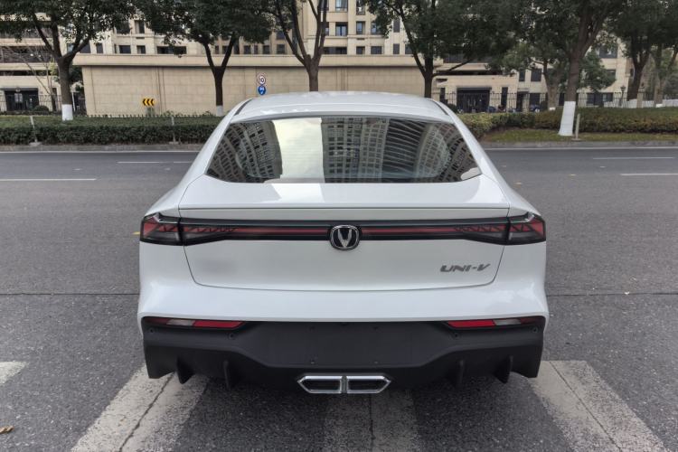 Used Changan UNI-V iDD 2024 Blue Whale Smart Electric iDD 136km ZhiKu Model
