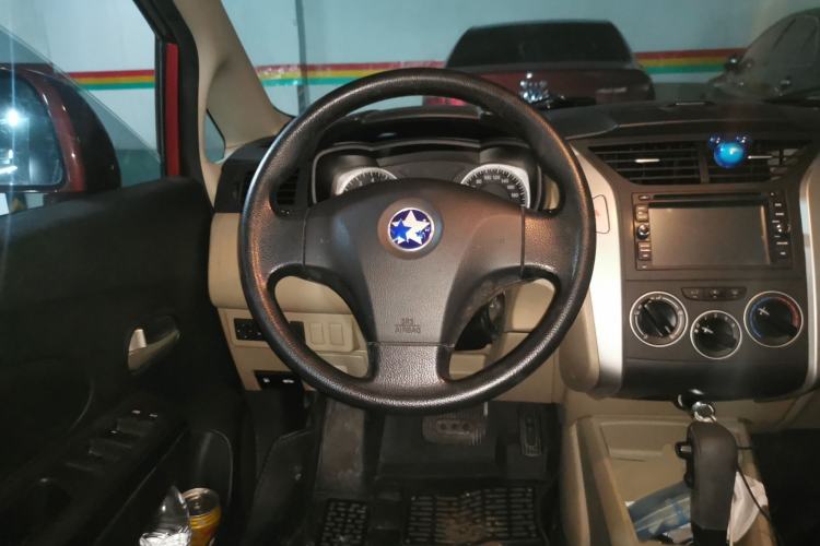 Used Venucia R50 2013 1.6L Automatic Fashion Edition