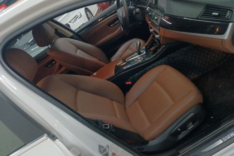 Used BMW 5 Series 2015 520i Elegant Edition
