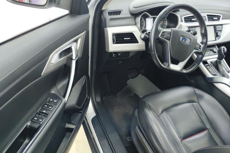 Used Geely Auto Emgrand X7 Sport 2018 1.8TD Automatic Two-Wheel Drive Zhiya Model
