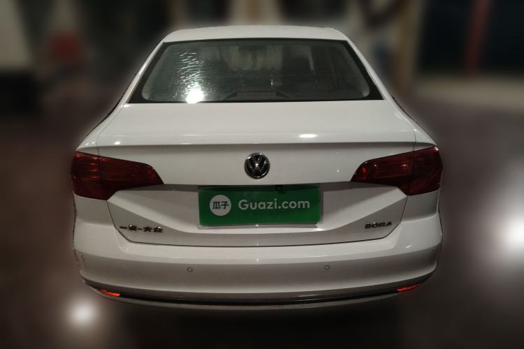 Used Volkswagen Bora 2016 1.6L manual Comfort trim level
