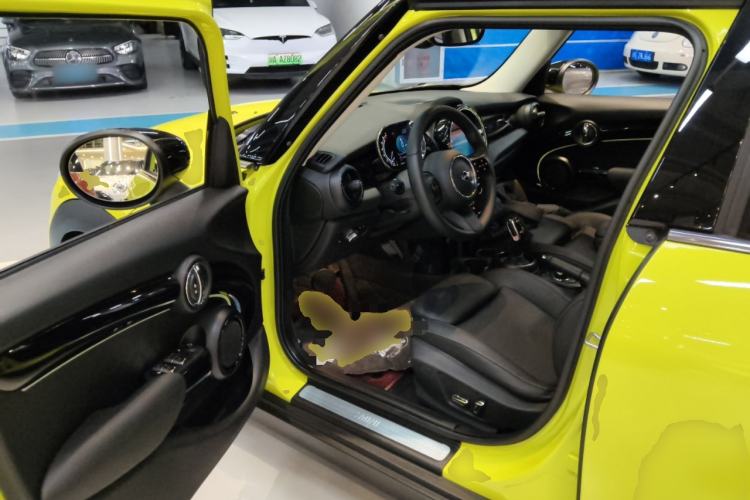 Used MINI MINI 2023 Updated 1.5T COOPER Artist Five-Door Edition