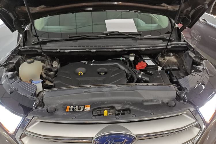 Used Ford Edge 2015 2.0T GTDi Two-Wheel-Drive Platinum Edition
