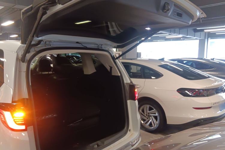 Used Honda Elysion 2024 2.0L eHEV Luxury Edition
