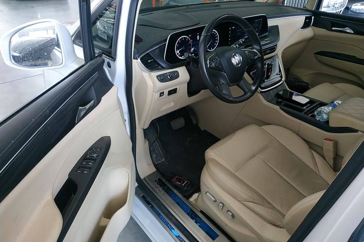 Used Buick GL8 2022 ES Landtrek 653T Luxury Edition
