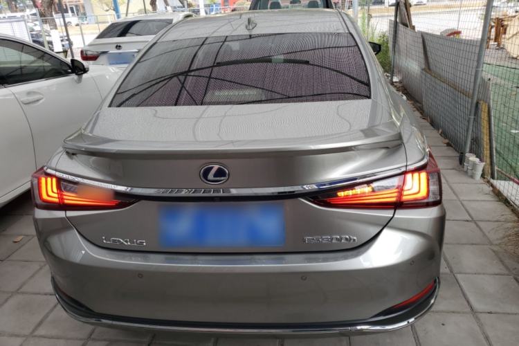Used Lexus ES 2020 300h Premium Edition
