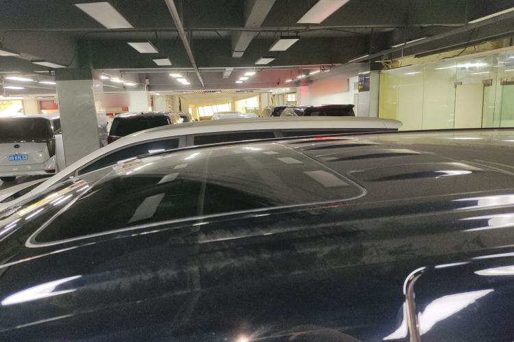 Used VOYAH Dream 2025 EV Four-Wheel Drive Flagship Kunpeng Edition
