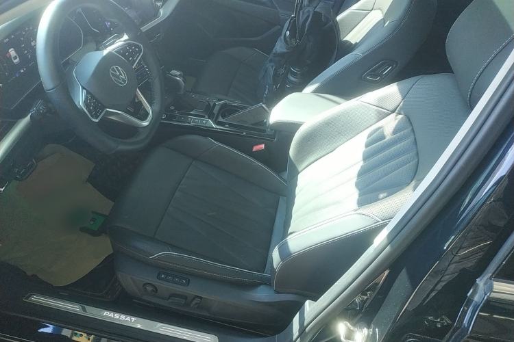 Used Volkswagen Passat 2022 380TSI Flagship Edition
