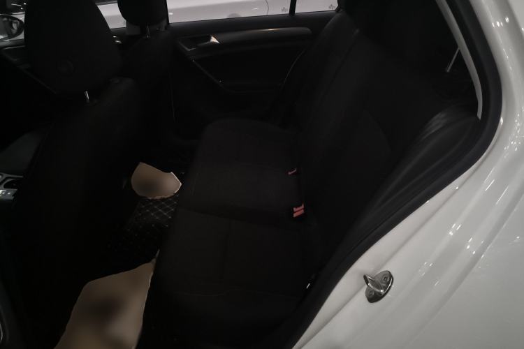 Used Volkswagen Golf 2016 1.6L Automatic Fashion Model
