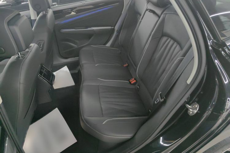 Used Volkswagen Passat 2023 Revised 380TSI Luxury Edition
