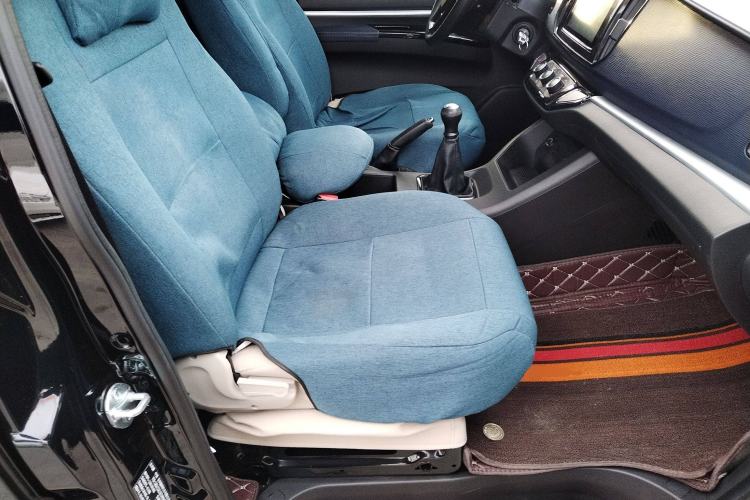 Used FORTHING Lingzhi 2023 M5L 1.6L Base Model 7 Seats
