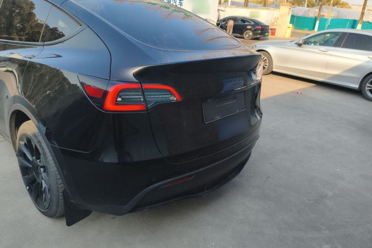Used Tesla Model Y 2023 Long-Range All-Wheel-Drive Version

