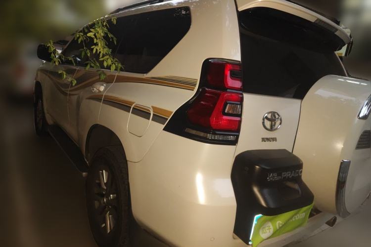 Used Toyota Prado 2018 3.5L Automatic TX-L with Rear-Mounted Spare Tire
