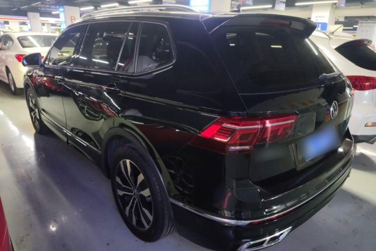 Used Volkswagen Tiguan L 2023 330TSI Automatic Two-Wheel Drive R-Line Enjoyment Edition
