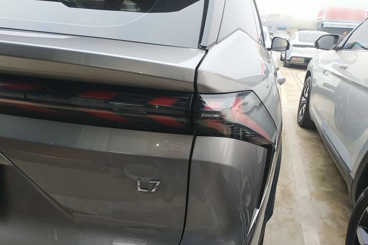 Used  L7 2023 1.5T 115 km Starship
