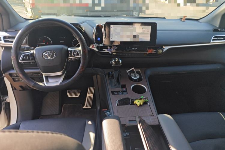 Used Toyota Sienna 2024 2.5L Hybrid Four-Wheel Drive Luxury Edition