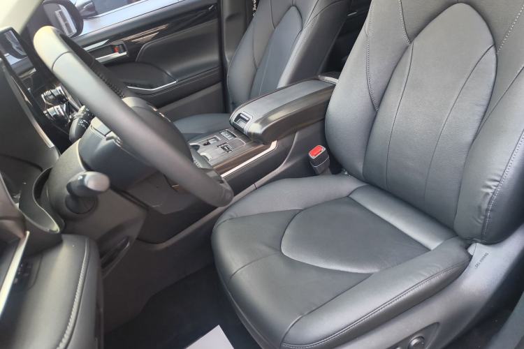 Used Toyota Highlander 2022 Dual-Engine 2.5L Four-Wheel Drive Prestige Version 7 Seats
