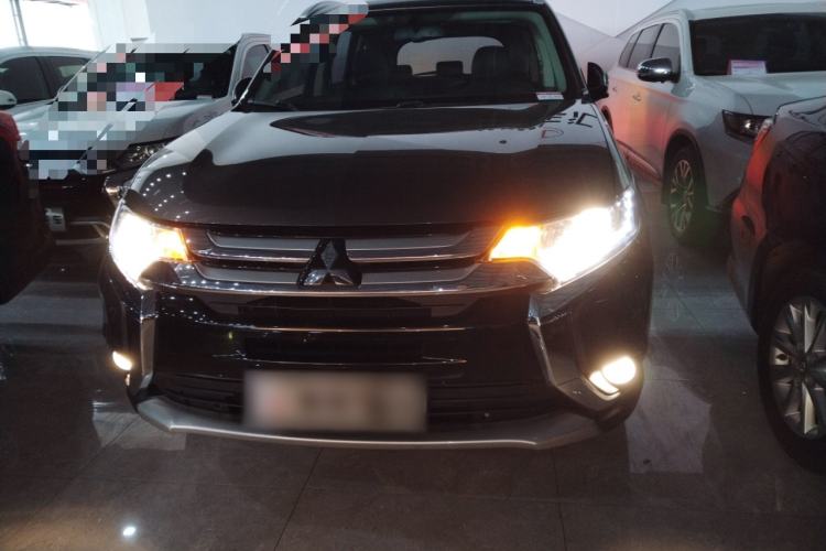 Used Mitsubishi Outlander 2018 2.0L Two-Wheel Drive Glory Edition 5 Seats