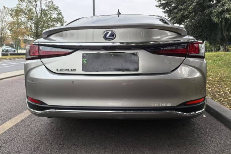 Used Lexus ES 2021 300h Excellence Edition