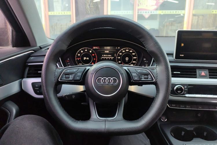 Used Audi A4L 2018 30th Anniversary Edition 40 TFSI Fashion Model
