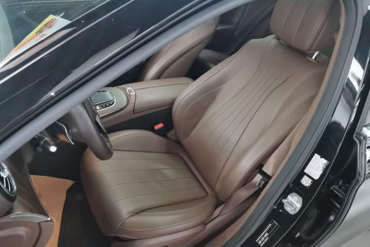 Used Mercedes-Benz E-Class 2023 E 300 L Luxury Model
