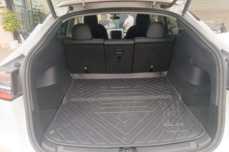 Used Tesla Model Y 2021 Long-Range All-Wheel-Drive Version