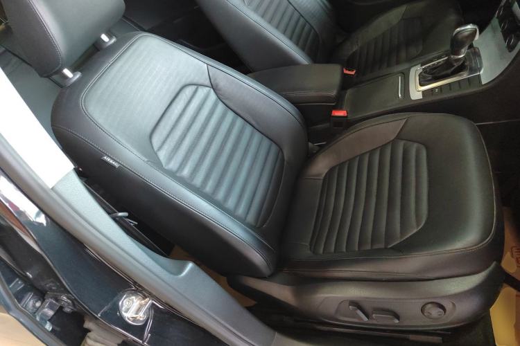 Used Volkswagen Magotan 2016 1.8TSI Smart Comfort Model
