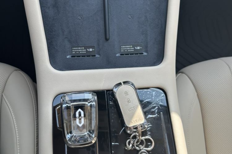 Used Hima AITO M7 2024 1.5T Rear-Drive Plus Version 5 Seats
