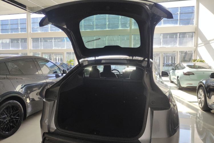 Used Tesla Model Y 2025 Rear-Wheel-Drive Version