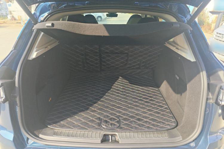 Used Lynk & Co 01 2017 2.0T Two-Wheel Drive Zhaopu Version
