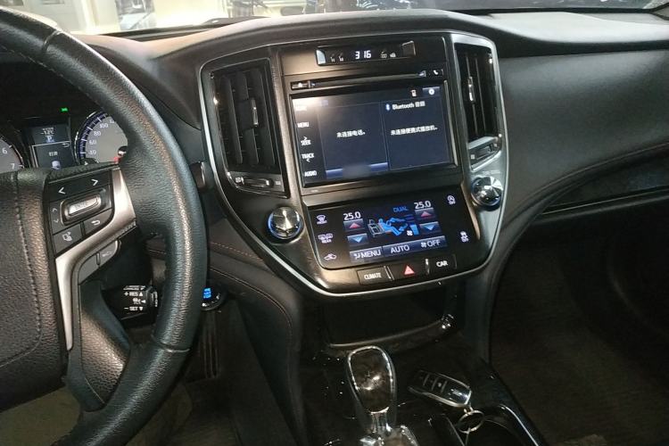 Used Toyota Crown 2018 2.0T Fashion Edition
