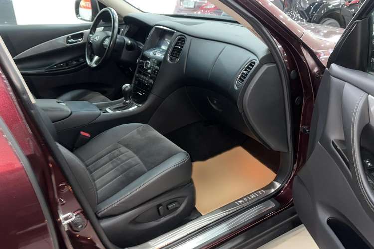 Used Infiniti QX50 2015 2.5L Comfort Edition
