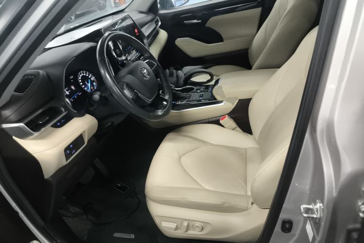 Used Toyota Highlander 2022 Dual-Engine 2.5L Two-Wheel Drive Prestige Edition 7-Seater
