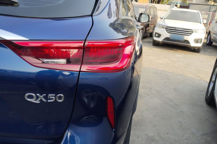 Used Infiniti QX50 2018 2.0T Two-Wheel-Drive Elite Edition
