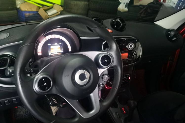 Used  forfour 2016 1.0L 52 kW Passion Edition
