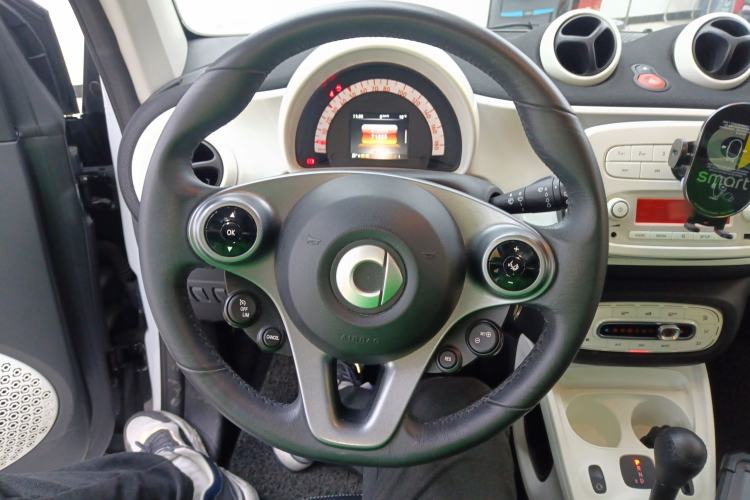 Used  fortwo 2015 1.0L 52 kW Hardtop Passion Edition
