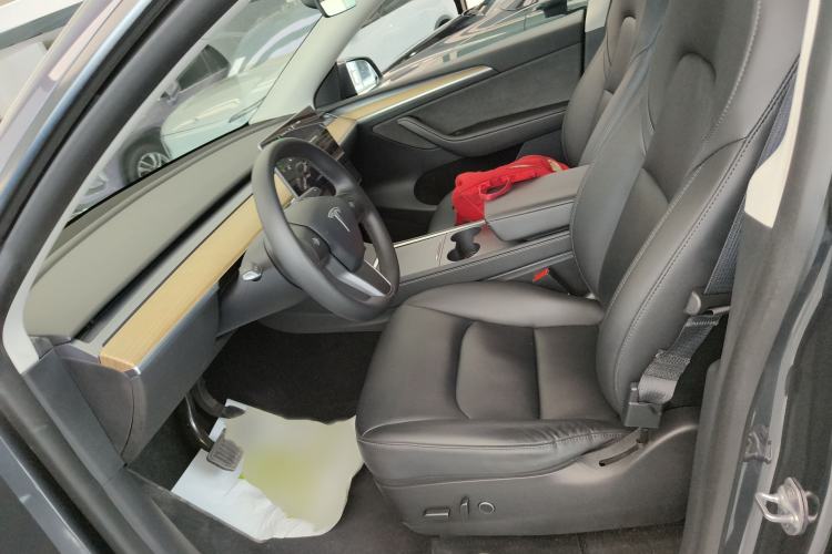 Used Tesla Model Y 2021 Standard Range Rear-Wheel Drive Version
