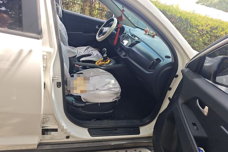 Used Kia Sportage R 2014 2.0L Manual Two-Wheel Drive GL Trim
